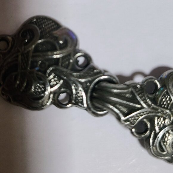 Cape Clasp in Pewter For A Stunning Halloween Outfit by Tinn Per - Picture 1 of 6